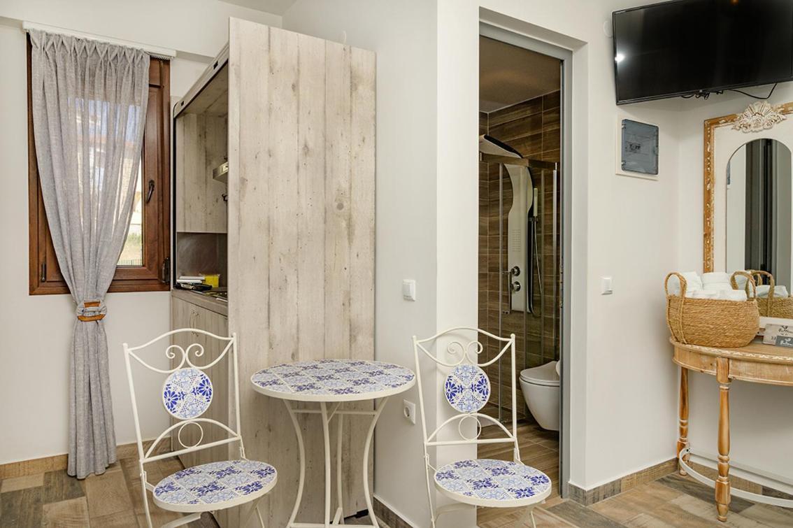 Meltemi Luxury Apartments Nea Roda Zewnętrze zdjęcie