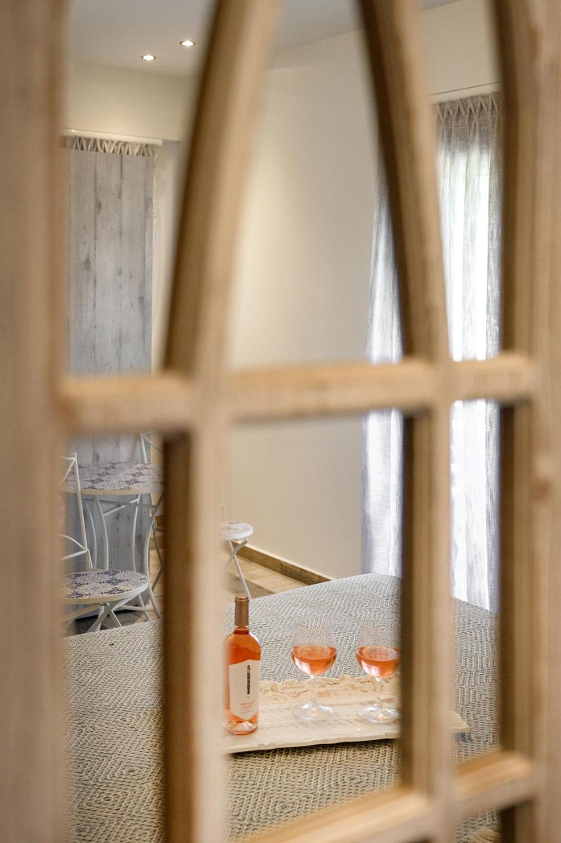 Meltemi Luxury Apartments Nea Roda Zewnętrze zdjęcie