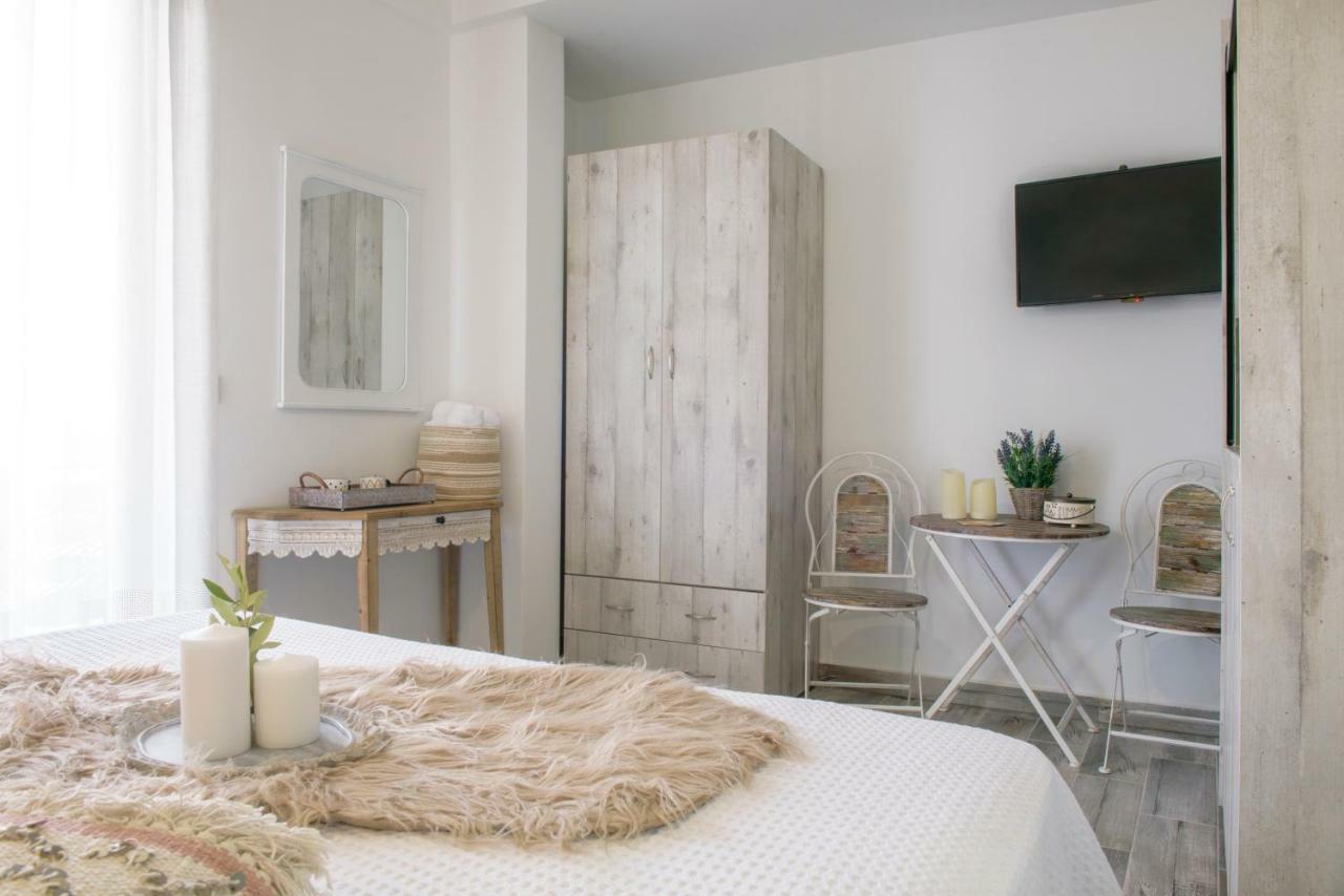 Meltemi Luxury Apartments Nea Roda Zewnętrze zdjęcie