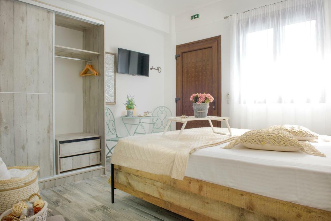 Meltemi Luxury Apartments Nea Roda Zewnętrze zdjęcie