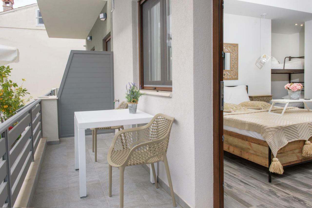 Meltemi Luxury Apartments Nea Roda Zewnętrze zdjęcie